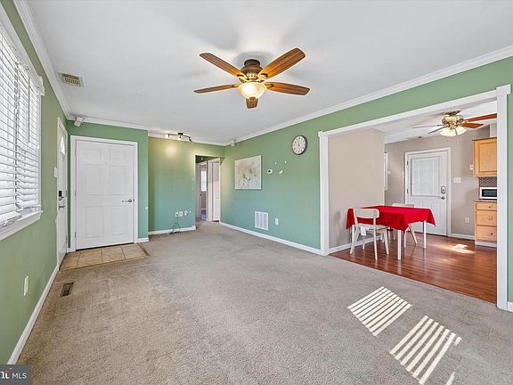 5th image of 463 Colonial Rd