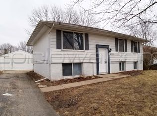 6708 Idlebrook Ln NE, Cedar Rapids, IA 52402