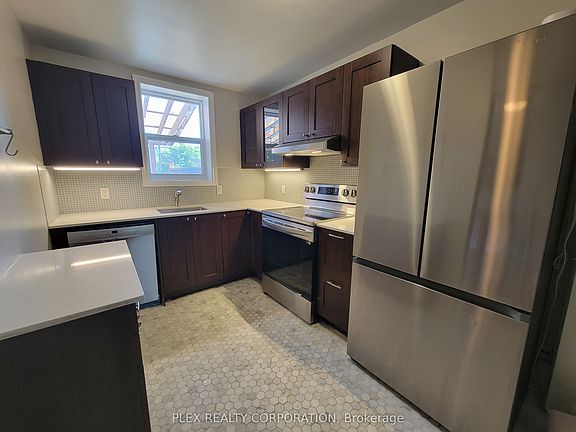 4th image of 357 Victoria Park Ave