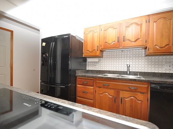 5th image of 333 N Ellicott St