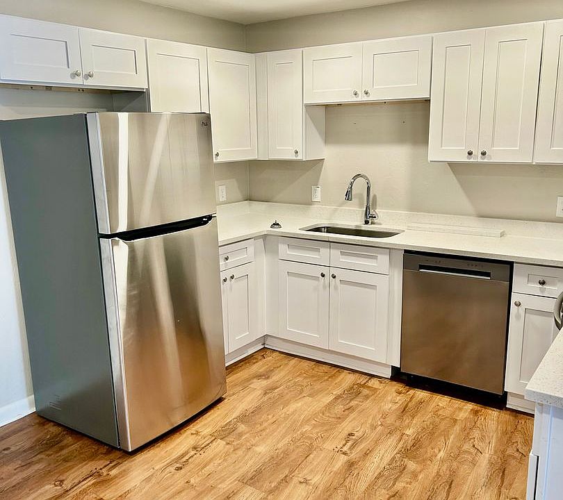 1st image of 2124 NW 55th Blvd APT B1