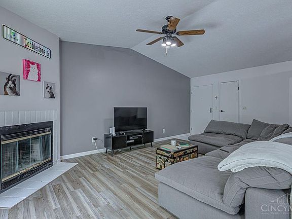 3rd image of 5352 Werk Rd Unit 3