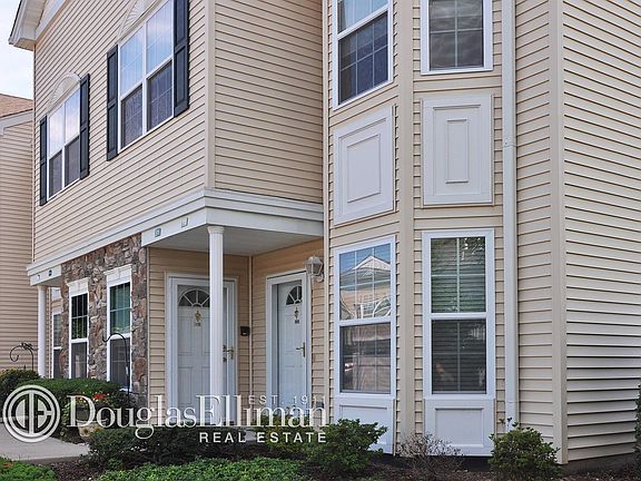 2nd image of 373 Summer Ct