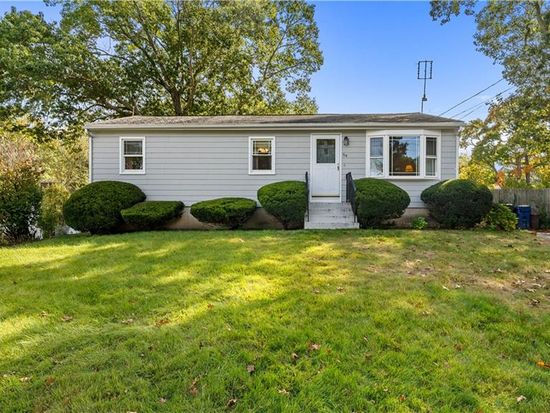 54 Pheasant Ave, Warwick, RI 02886