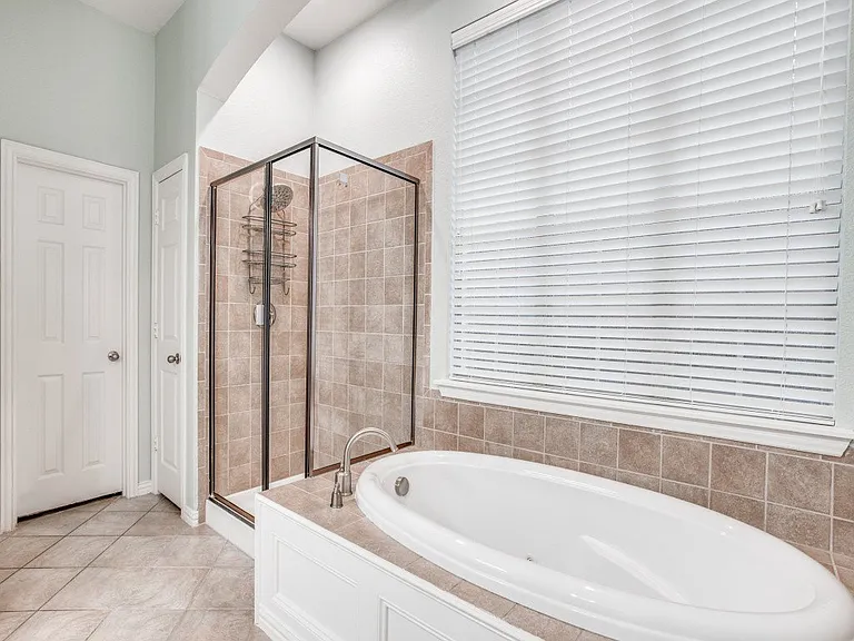 9609 Sam Bass Trl — Photo 14