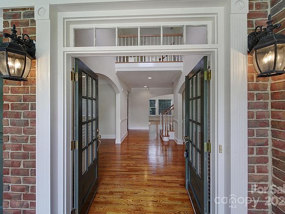 3rd image of 7813 Stonehaven Dr