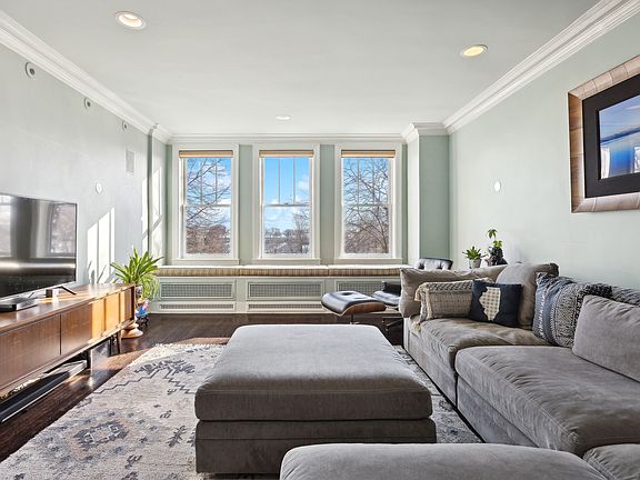 5th image of 3300 N Lake Shore Dr APT 3C