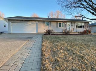 15 Edward Dr, Le Mars, IA 51031