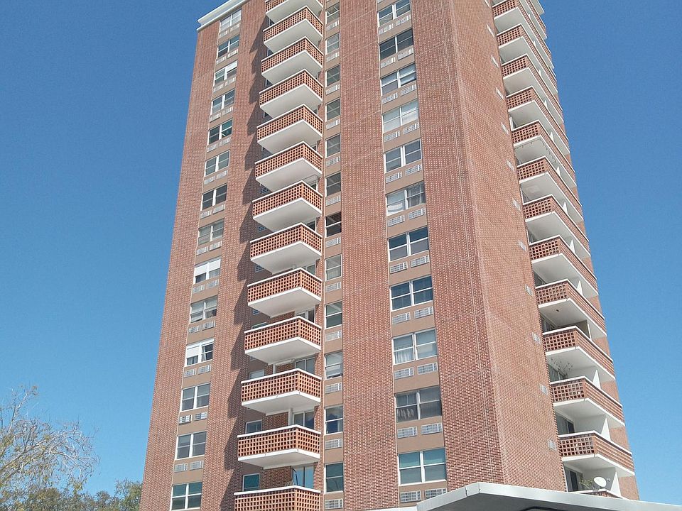 1st image of 4015 Bayshore Blvd APT 6B
