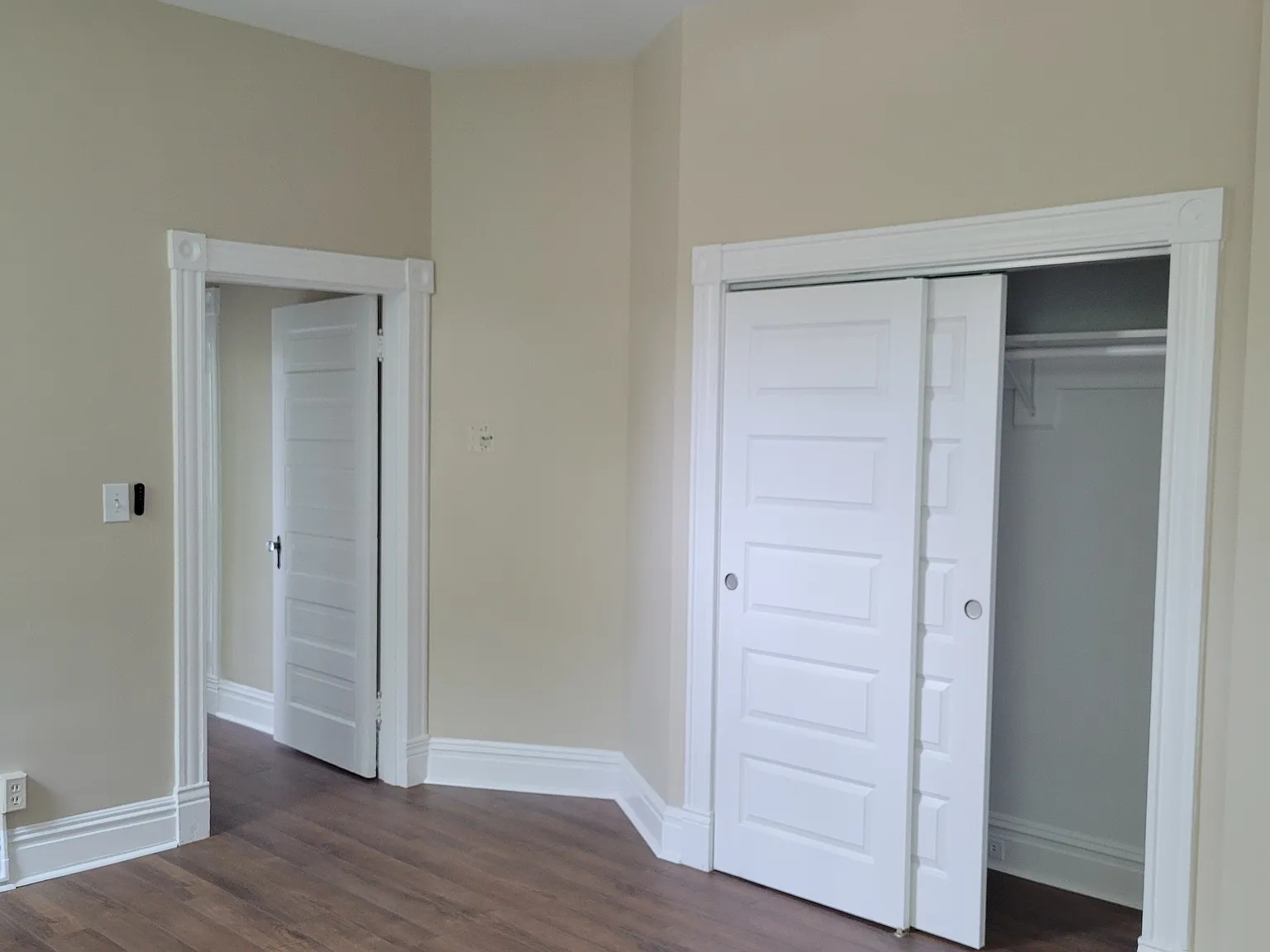 2500 Floyd Ave — Photo 4