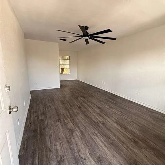 913 W Park Ave — Photo 1