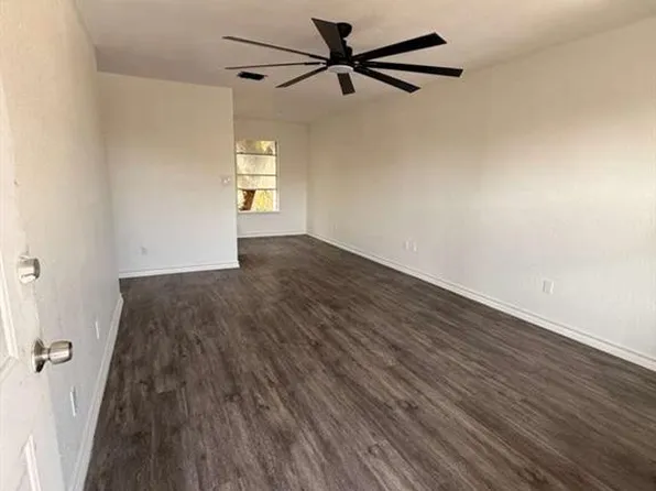 913 W Park Ave, Pharr, TX 78577