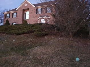 10 Pierson Ct, Mahwah, NJ 07430