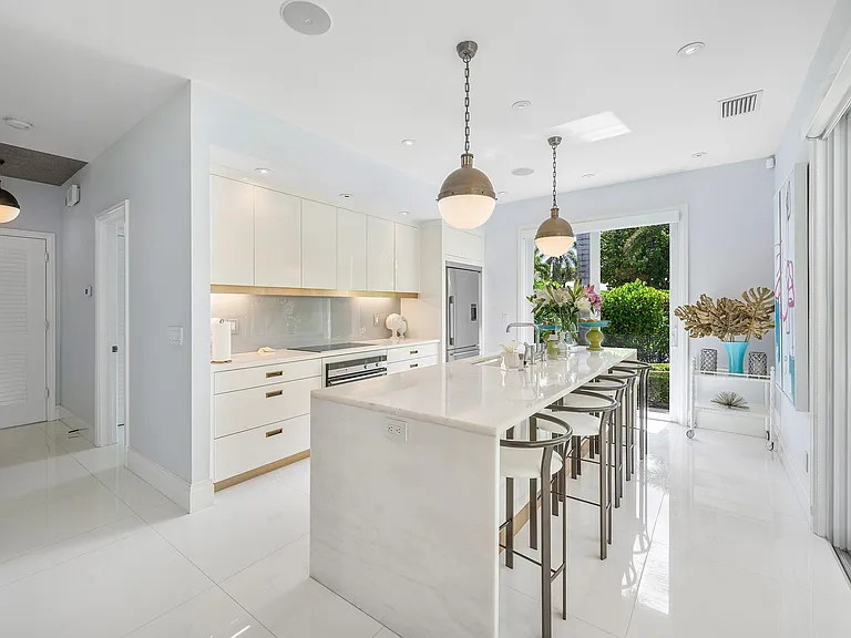 106 Beachway Dr — Photo 11