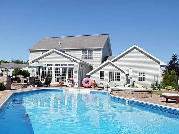 3rd image of 2 Harmony Ct