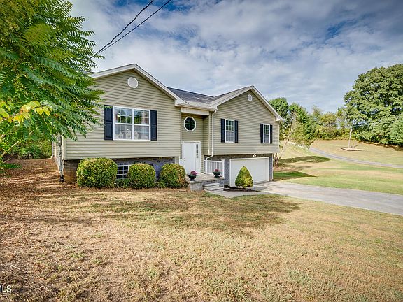 2nd image of 331 Oriole Ln
