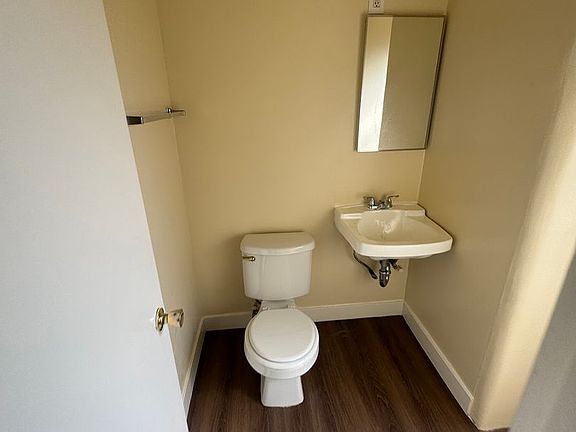 4th image of 170 S K St #A44d6b412