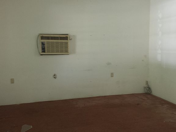 3rd image of 713 Suwannee Ave