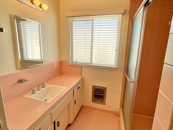 4th image of 108-110 Redondo Ave #3
