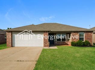10748 SW 23rd Pl, Yukon, OK 73099