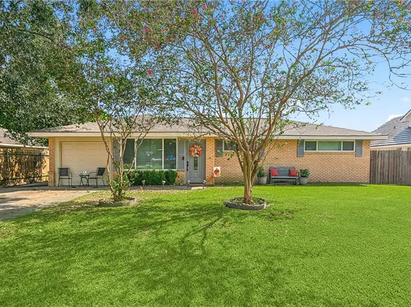 109 Vernon St, Belle Chasse, LA 70037