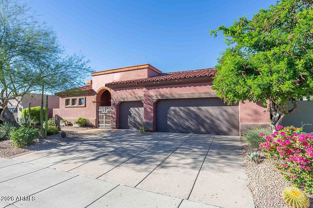 3 bed, 2.5 bath, 2532 sqft, $8,000 — Photo 3