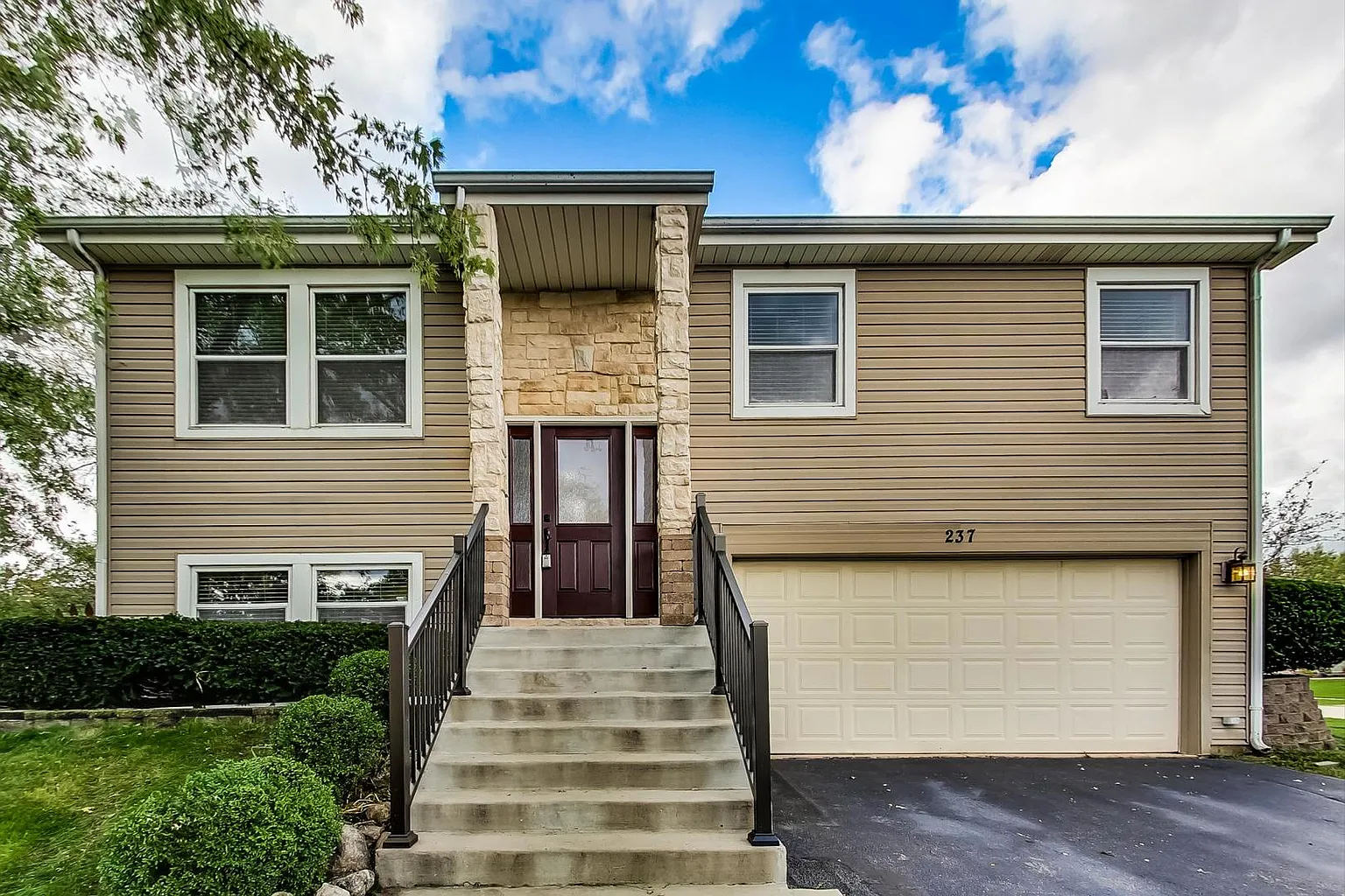 237 Gingerbrook Ln photo 1
