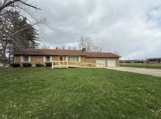 8020 W Deaver Rd, Columbus, IN 47201