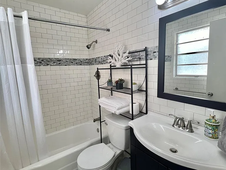 1715 Bluebonnet Ln #A — Photo 10