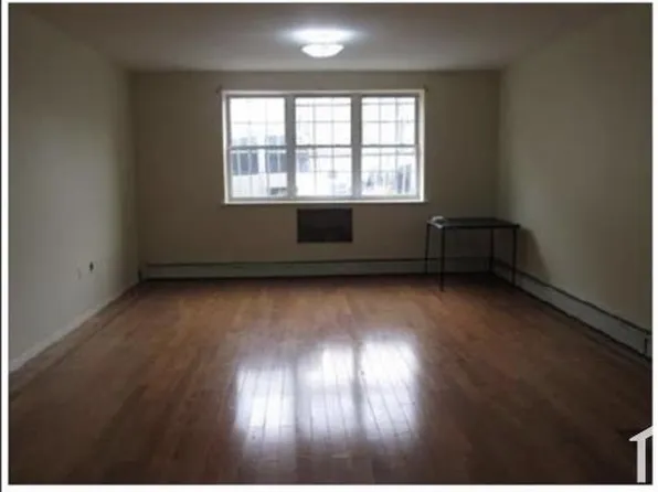 410 E 183rd St #3, Bronx, NY 10458