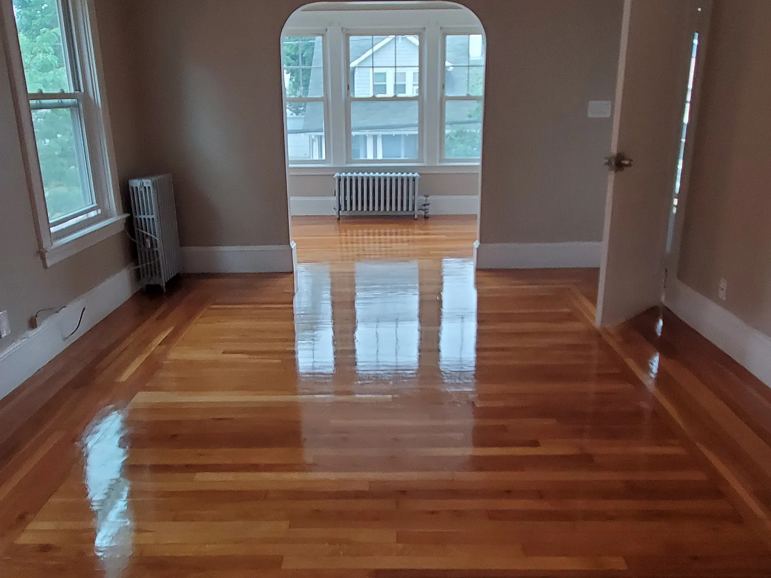 3 bed, 1200 sqft, $2,500 — Photo 1