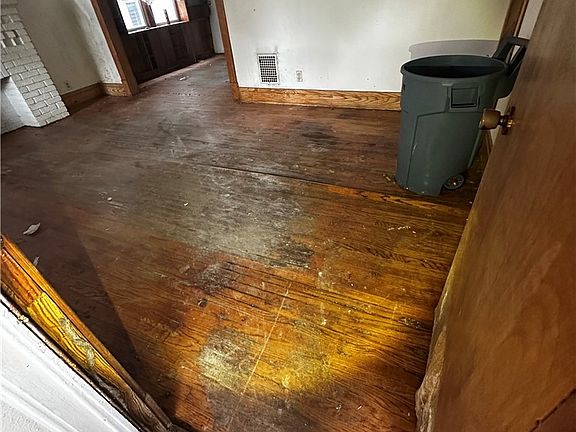 5th image of 84 Philadelphia St