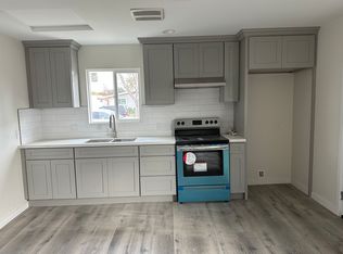 927 S Agate St #B, Anaheim, CA 92804