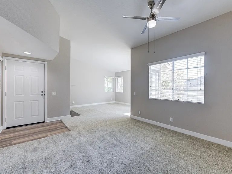Harbor Pointe — Photo 20