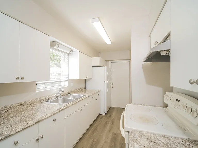 4346 Tufts Ave — Photo 8