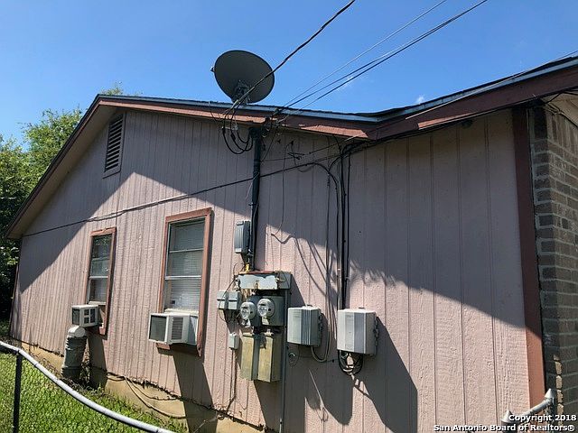 2nd image of 3438 Gateway Dr