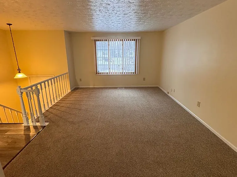 300 Pegotty Ct NE — Photo 2
