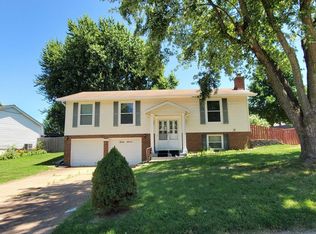 37 Wendy Ln, Saint Peters, MO