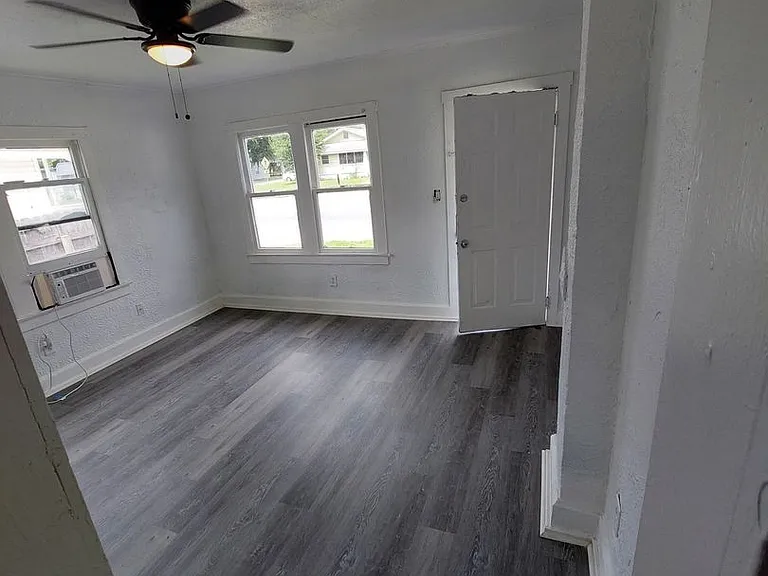 1016 NE 8th Ave — Photo 10