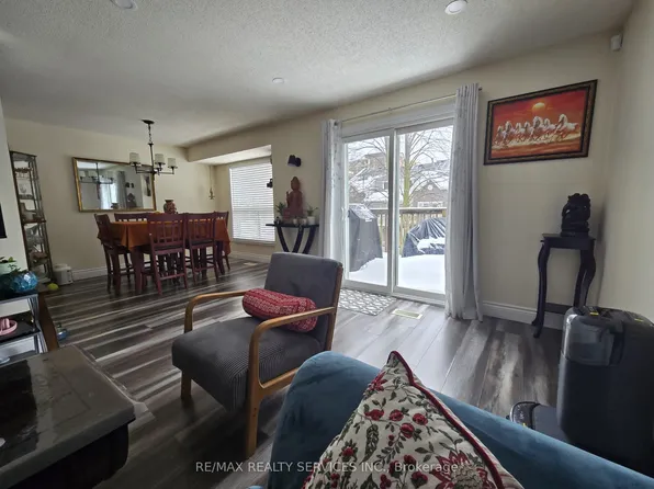 54 Green Valley Dr #32, Kitchener, ON N2P 2A1