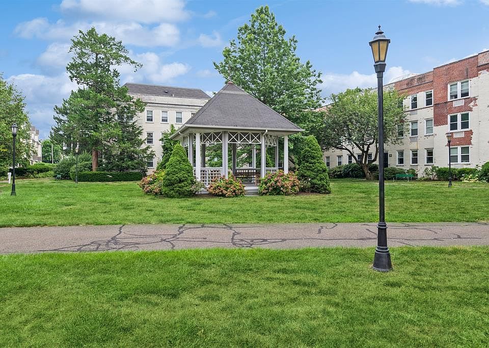 1st image of 140 Woodside Grn APT 2B
