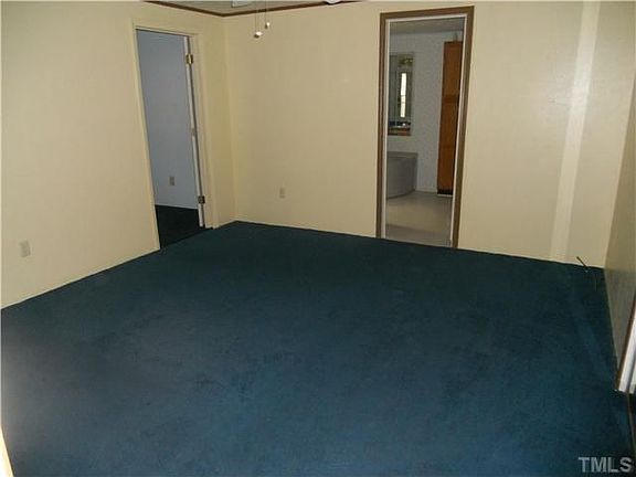 2nd image of 4824 Simmons Ln