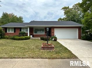1704 Deppert Dr, Pekin, IL