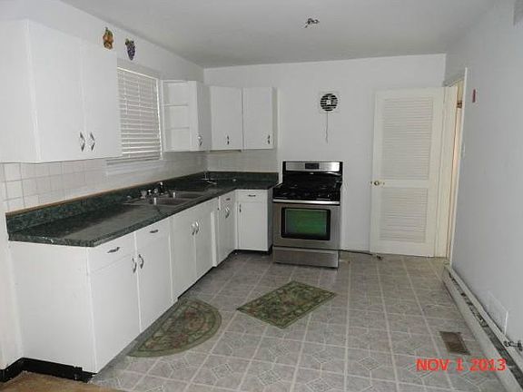 4th image of 1341 Bayville St