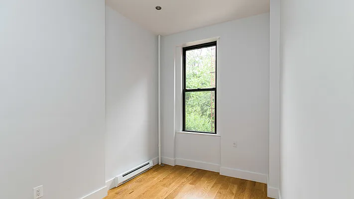 Rented by Nooklyn NYC LLC | media 15