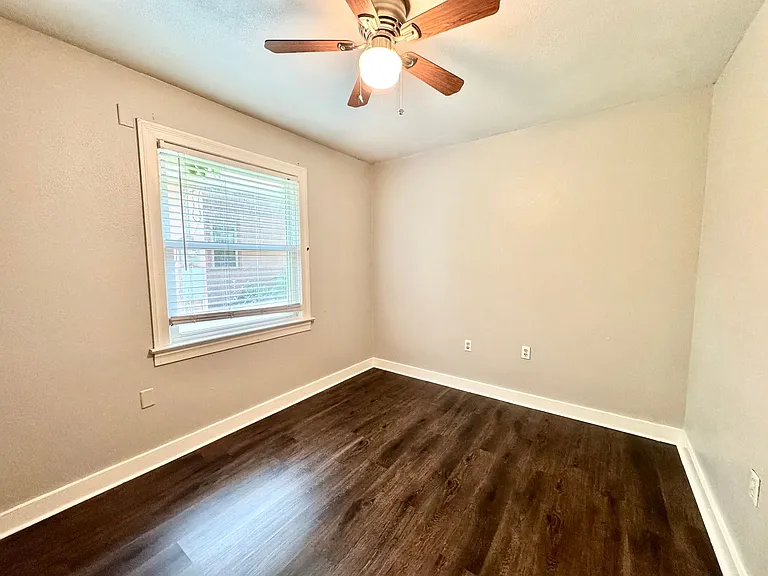 2428 Orpine Ave — Photo 11