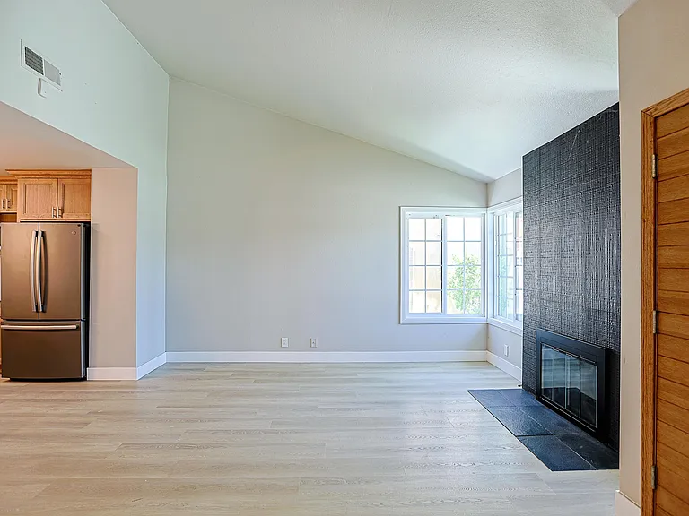 9909 Merced River Ave — Photo 5