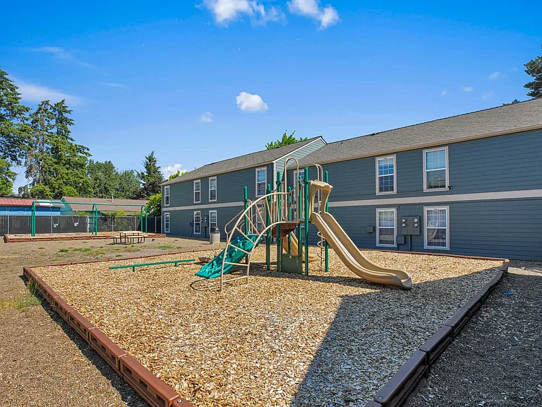 BROOK HOLLOW APARTMENTS — Photo 13