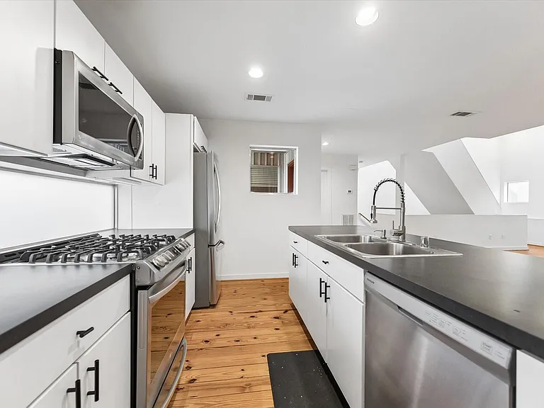 6130 Grand Blvd — Photo 23