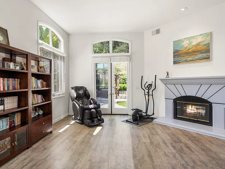 15983 S Woodson Dr — Photo 11